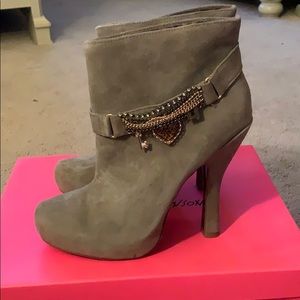 Brand new betsey Johnson heeled boots